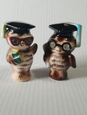 Vintage Graduation Owl Lefton Japan Ceramic Salt And Pepper Shaker Set